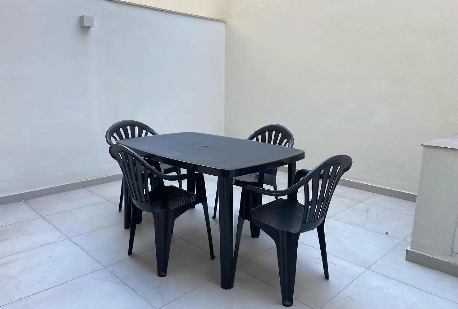 Swieqi Malaika New Apt 2 With Courtyard Is-Swieqi Daire