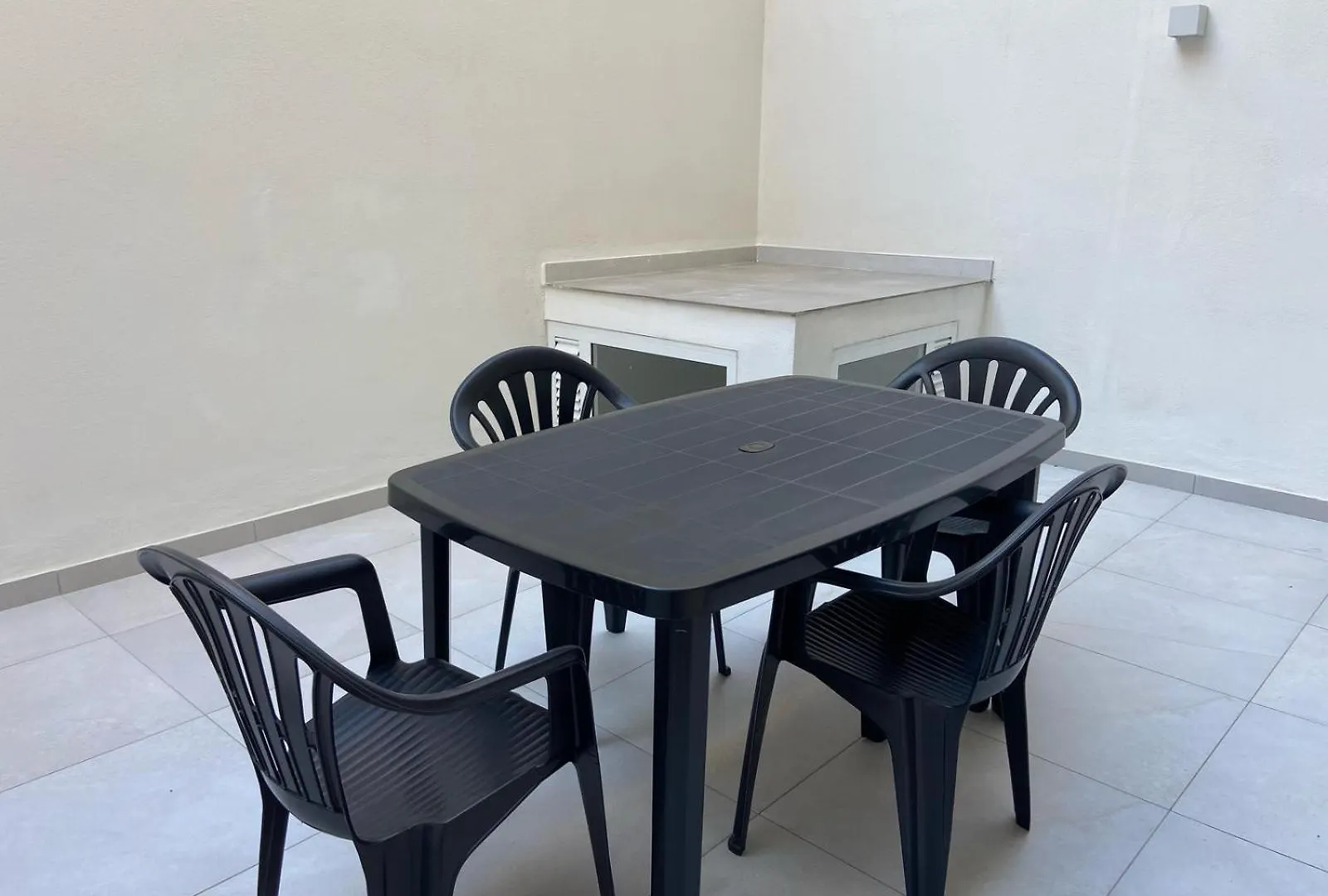 Daire Swieqi Malaika New Apt 2 With Courtyard Is-Swieqi Malta